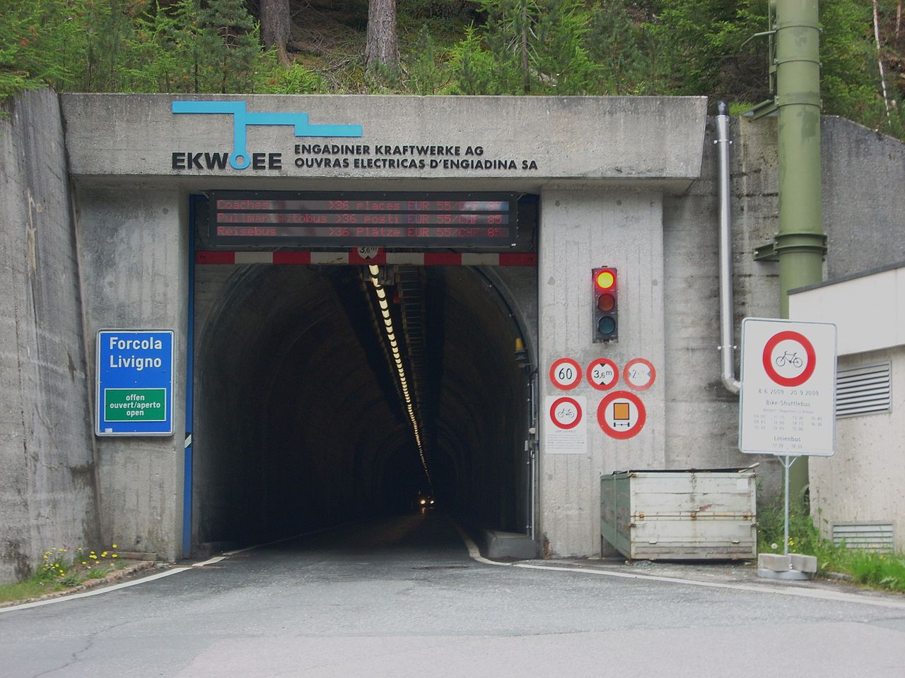 Tunnels and passes in the Alps - 26